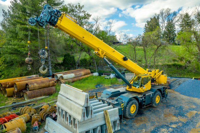 What Does a Mobile Crane Operator Do?